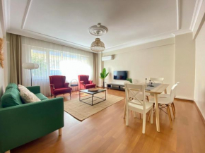 Spacious & City Center 3 Bedroom Flat - No2